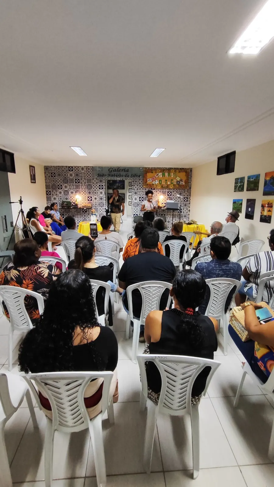 Registro da trajetória cultural de Márcio Lins